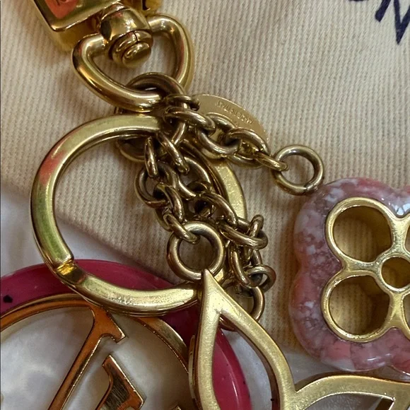 🎀Louis Vuitton Gold and Pink Key Holder/bag charm - Picture 12 of 12